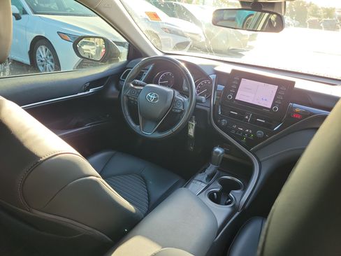 Used 2023 Toyota Camry SE FWD image 12