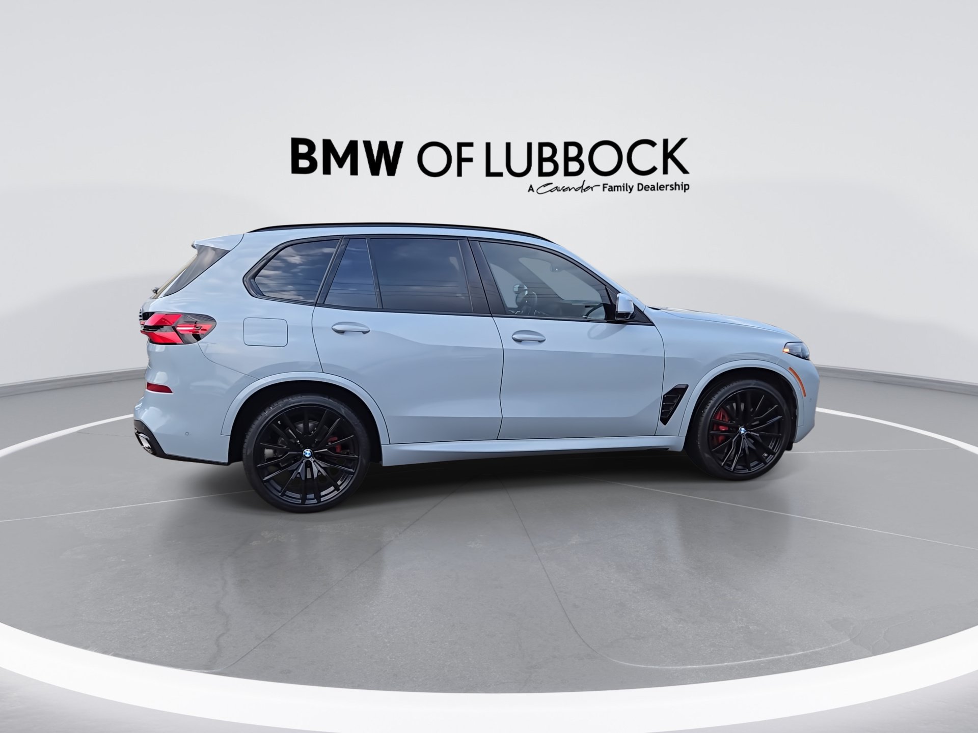 Used 2024 BMW X5 xDrive40i w/ M Sport Package AWD/4WD image 9