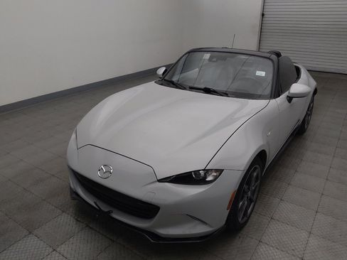 Used 2019 MAZDA MX-5 Miata Grand Touring w/ Appearance Package RWD image 15
