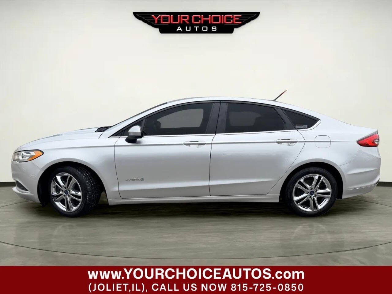 Used 2018 Ford Fusion SE FWD image 2