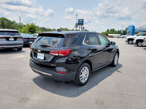 Used 2024 Chevrolet Equinox LT AWD/4WD image 5