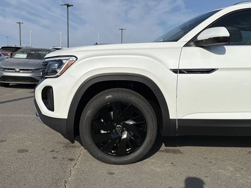 New 2026 Volkswagen Atlas Cross Sport SE image 9