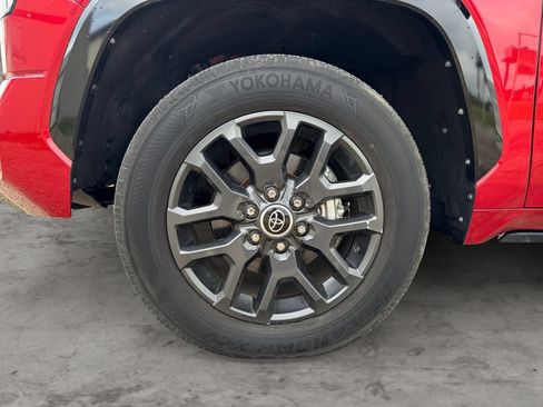 Used 2022 Toyota Tundra Platinum AWD/4WD image 9