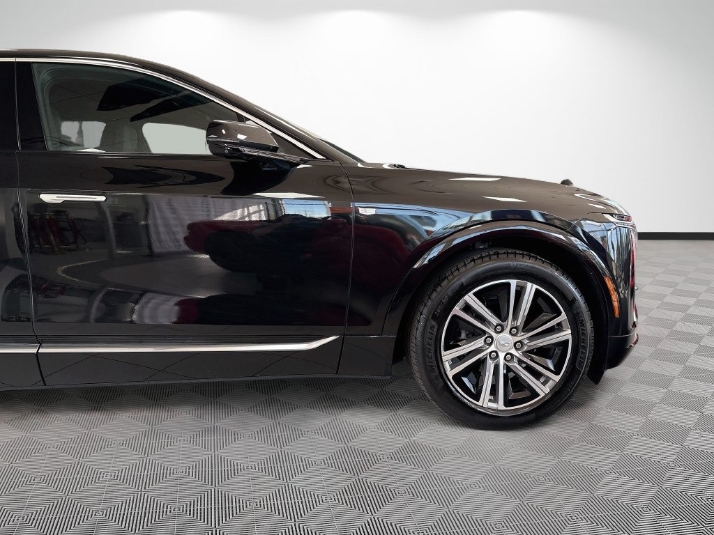 Used 2024 Cadillac Lyriq Luxury AWD/4WD image 17
