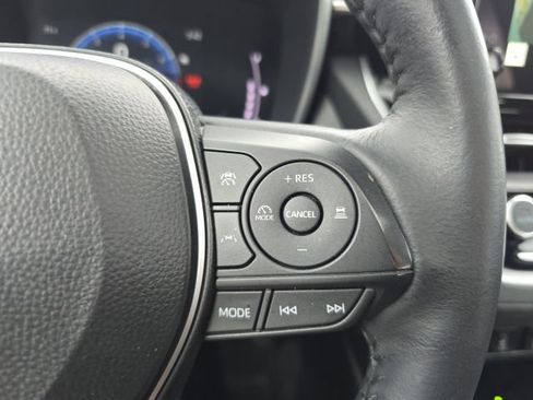 Used 2024 Toyota Corolla Cross XLE w/ Convenience Package AWD/4WD image 24