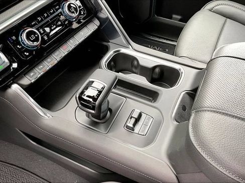 New 2026 GMC Sierra 1500 Denali w/ Technology Package AWD/4WD image 9
