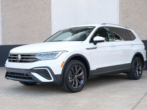 Used 2023 Volkswagen Tiguan SE image 5