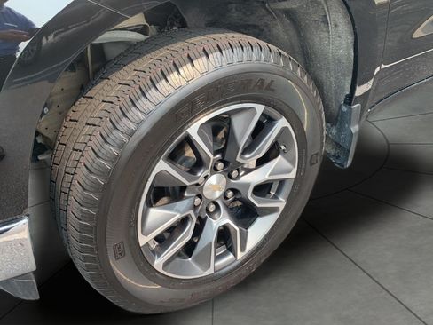 Used 2024 Chevrolet Silverado 1500 LT AWD/4WD image 21