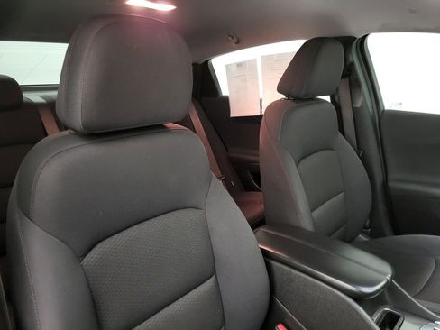Used 2023 Chevrolet Malibu LT image 36