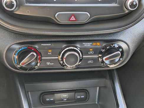 Used 2024 Kia Soul LX w/ Option Group 015 FWD image 23