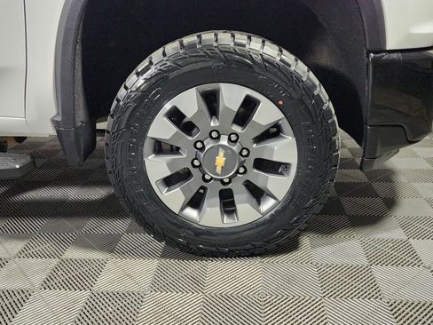Used 2022 Chevrolet Silverado 2500 Custom w/ Custom Value Package image 37