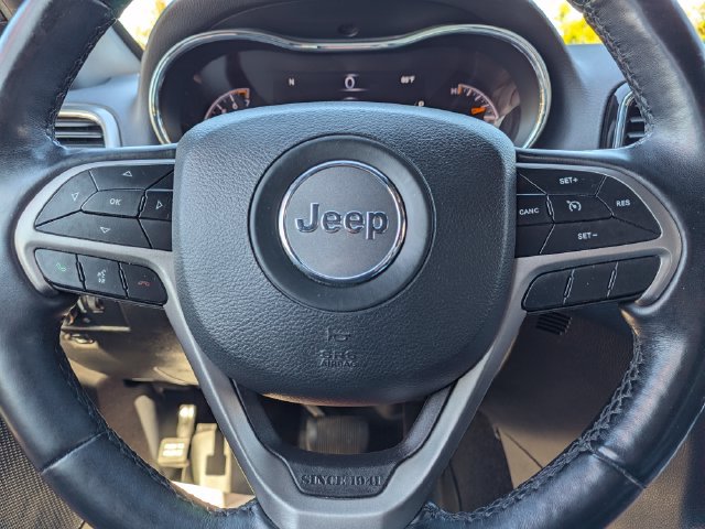 Used 2022 Jeep Grand Cherokee Laredo X AWD/4WD image 21