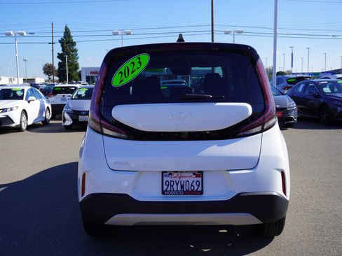 Used 2023 Kia Soul LX w/ Option Group 015 image 9