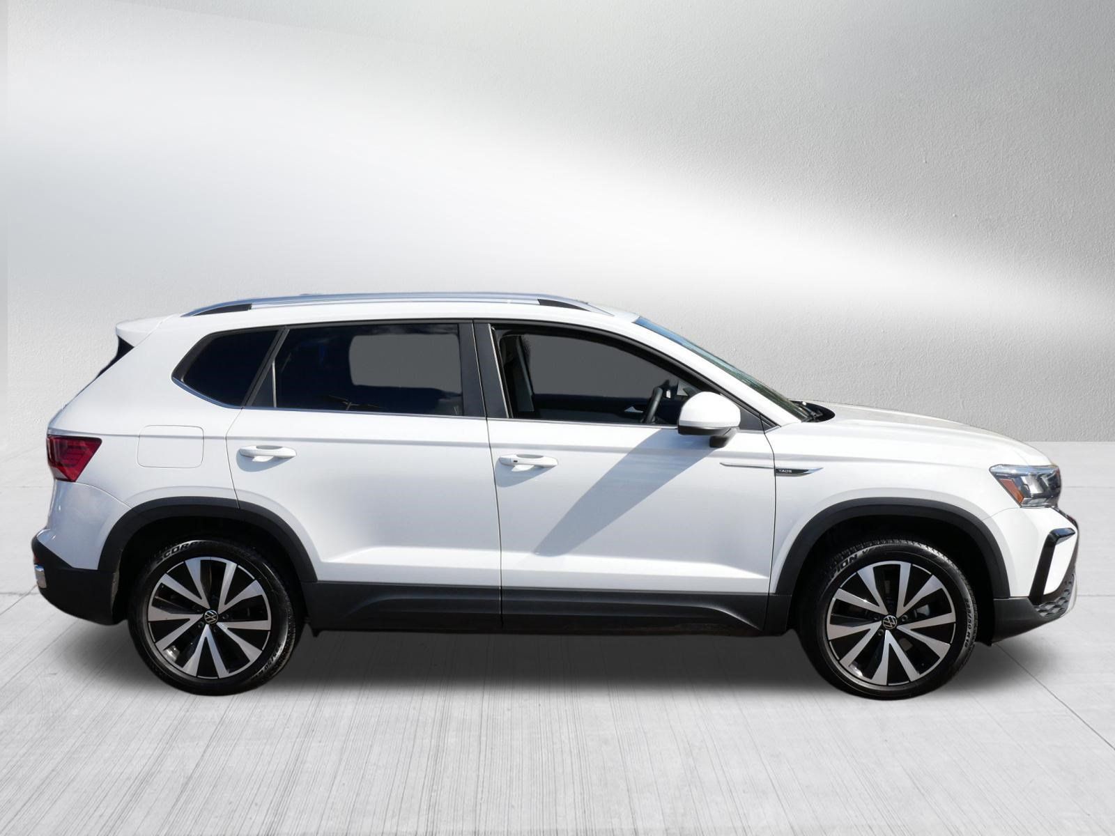 Certified 2023 Volkswagen Taos SE w/ Panoramic Sunroof Package AWD/4WD image 8