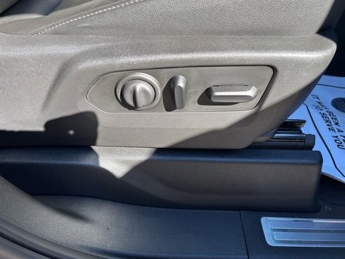 Used 2020 GMC Sierra 2500 SLT w/ SLT Convenience Package image 9