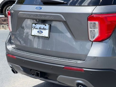 Used 2021 Ford Explorer XLT w/ Equipment Group 202A RWD image 19