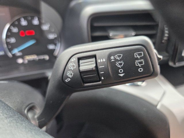 Certified 2024 Ford Explorer XLT RWD image 33
