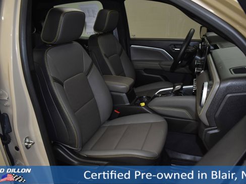 Used 2023 Chevrolet Colorado ZR2 w/ ZR2 Convenience Package III image 10