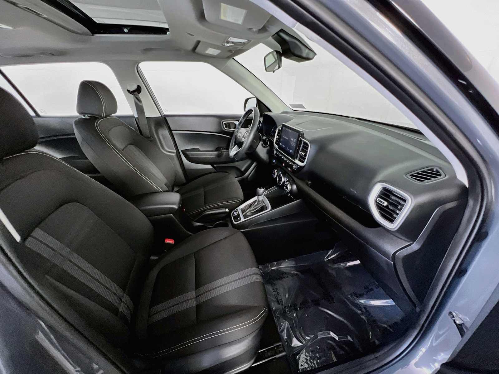 Certified 2026 Hyundai Venue SEL FWD image 29