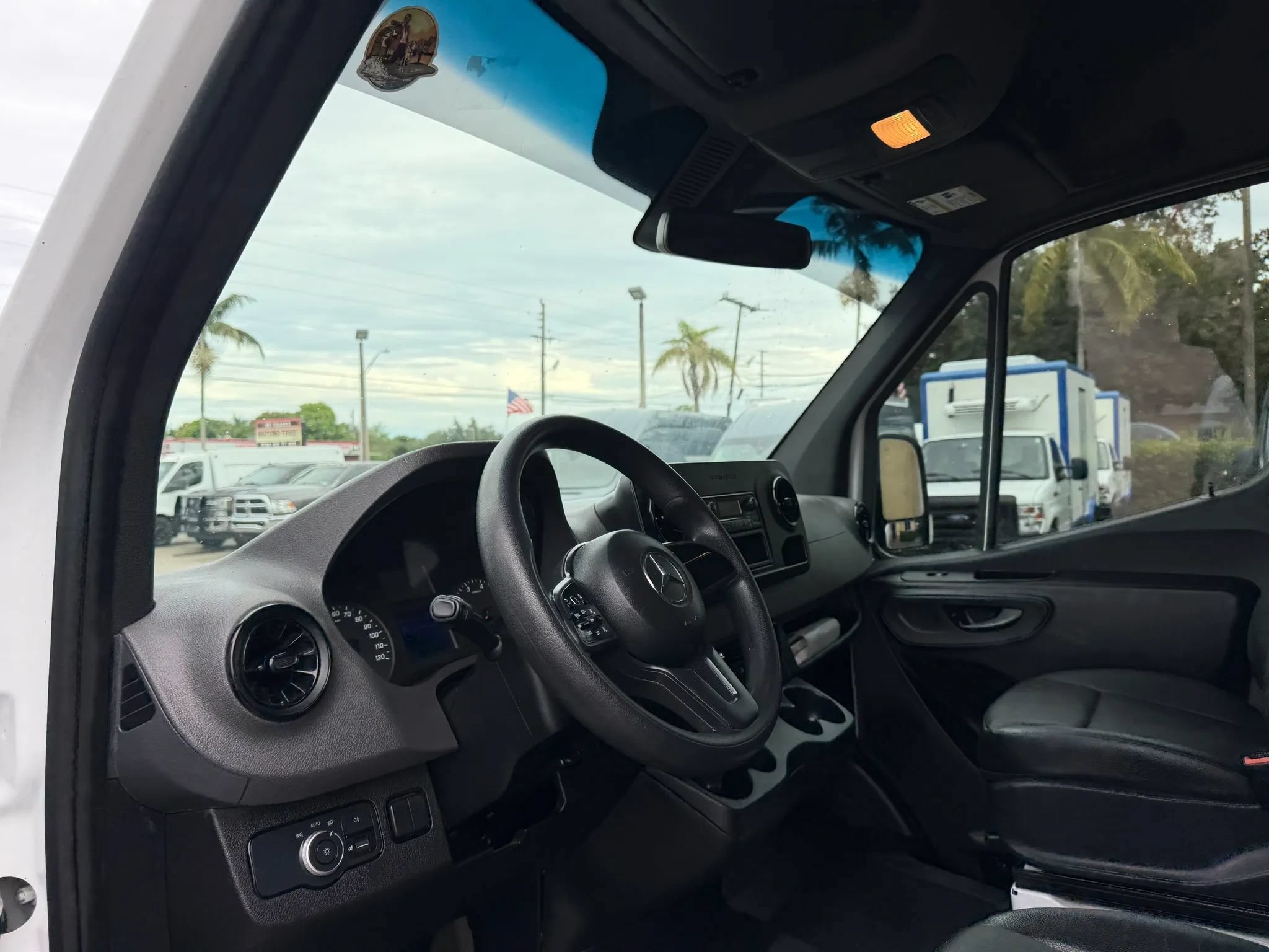 Used 2022 Mercedes-Benz Sprinter 2500 image 12