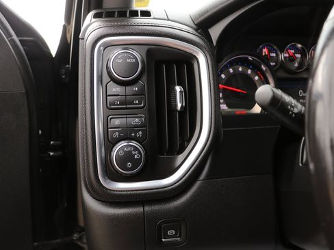 Used 2021 Chevrolet Silverado 1500 RST w/ Convenience Package II AWD/4WD image 12