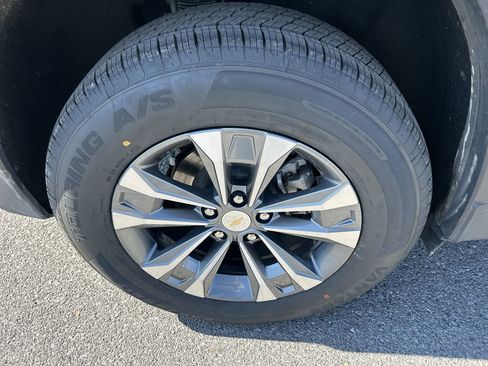 Used 2026 Chevrolet Equinox LT w/ Convenience Package II AWD/4WD image 9