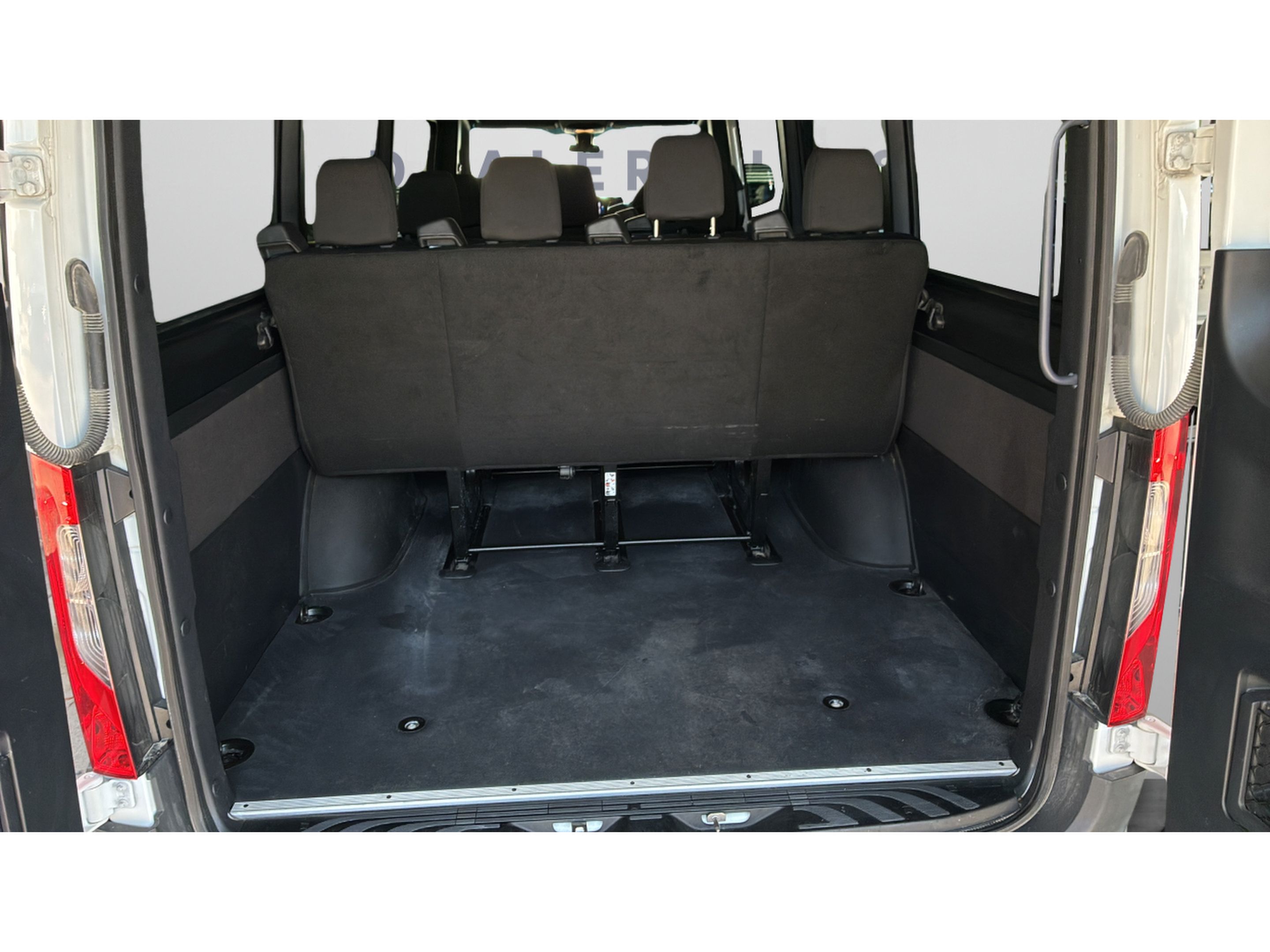 Used 2025 Mercedes-Benz Sprinter 2500 image 18