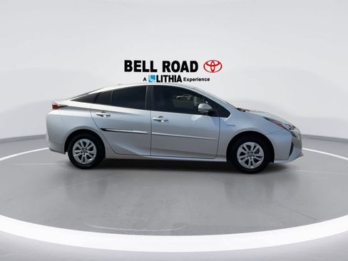 Used 2016 Toyota Prius Two image 9