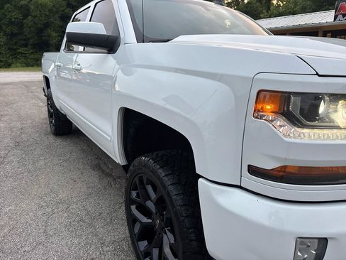 Used 2018 Chevrolet Silverado 1500 LT w/ Texas Edition AWD/4WD image 6