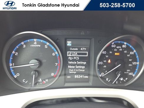 Used 2017 Toyota RAV4 LE image 12