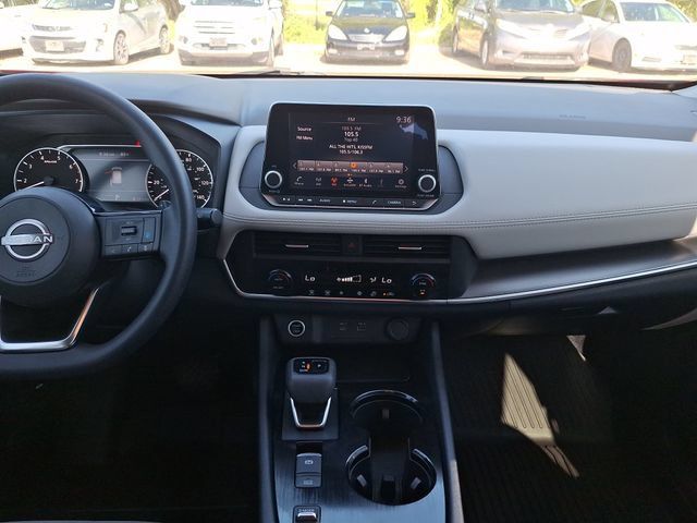 Certified 2023 Nissan Rogue SV FWD image 18