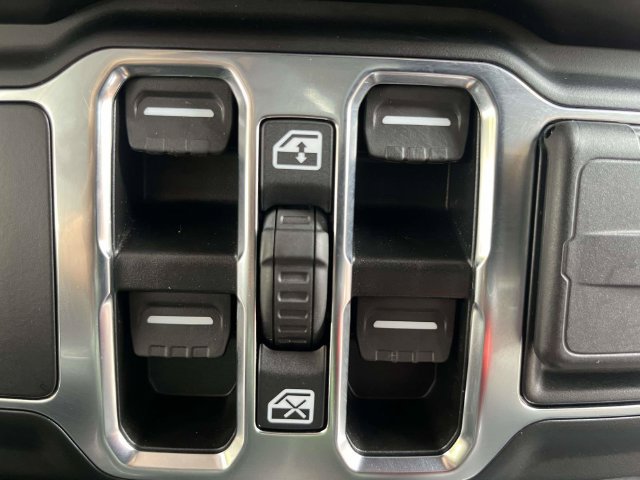 Used 2022 Jeep Wrangler Unlimited Sport AWD/4WD image 16