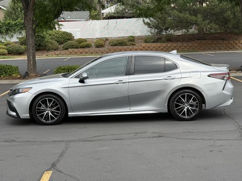 Used 2021 Toyota Camry SE FWD image 7