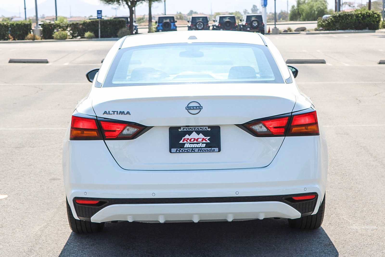 Used 2025 Nissan Altima 2.5 SV FWD image 7