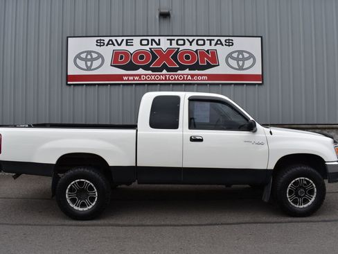 Used 1998 Toyota T100 DX AWD/4WD image 8