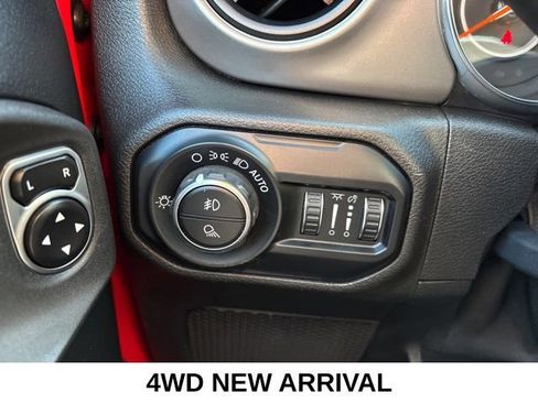 Used 2020 Jeep Gladiator Sport w/ Quick Order Package 24S AWD/4WD image 7