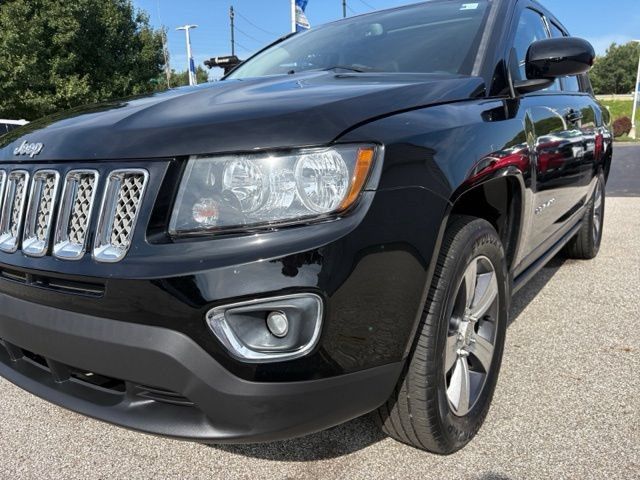 Used 2017 Jeep Compass High Altitude AWD/4WD image 22