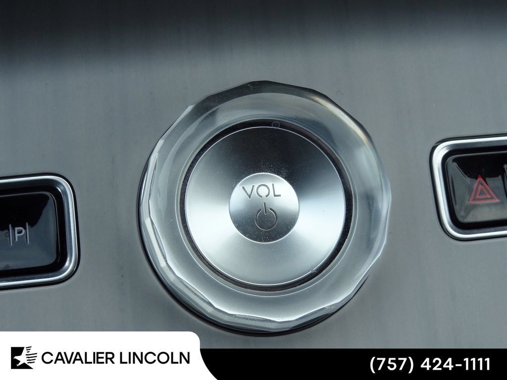 Used 2026 Lincoln Navigator L Premier AWD/4WD image 46