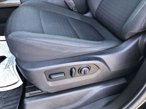 Used 2021 Chevrolet Silverado 1500 LT Trail Boss w/ Bed Protection Package AWD/4WD image 22