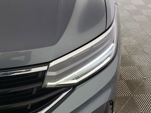 Used 2023 Volkswagen Tiguan SE R-Line image 16