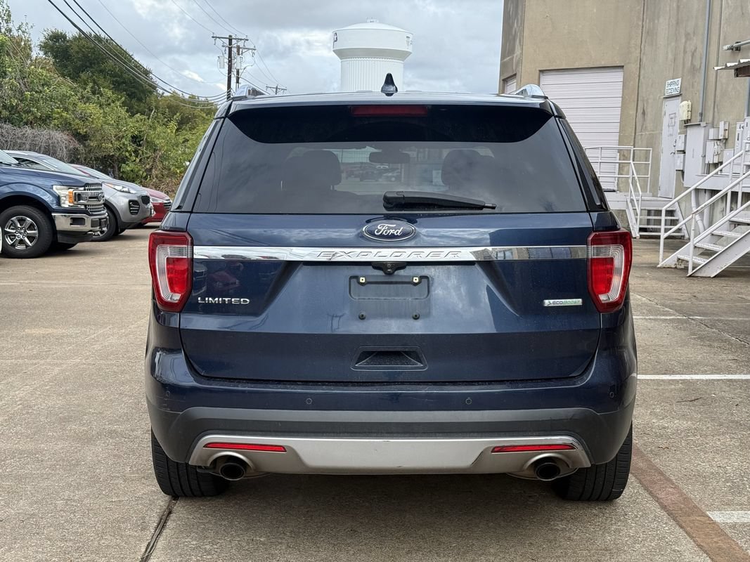 Used 2017 Ford Explorer Limited w/ Equipment Group 301A FWD image 5