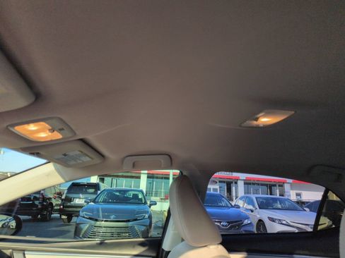 Used 2016 Toyota Corolla LE FWD image 22