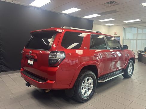 Used 2022 Toyota 4Runner SR5 image 3
