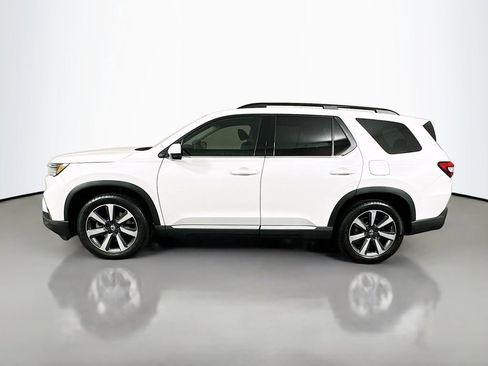 Certified 2025 Honda Pilot Touring image 8