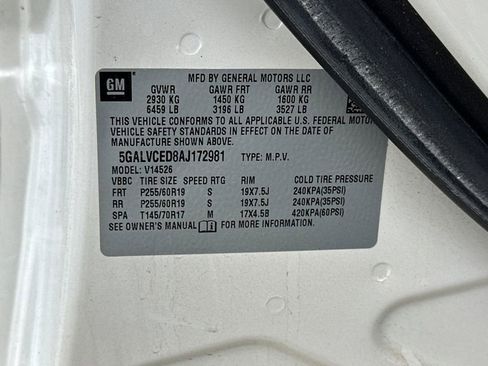 Used 2010 Buick Enclave CXL image 28