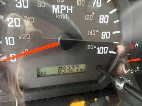 Used 2021 Isuzu NPR RWD image 26