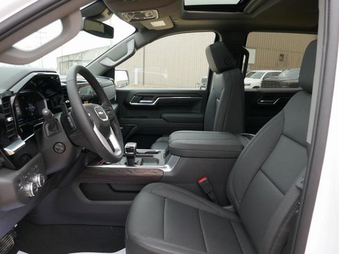 New 2026 GMC Sierra 1500 SLT image 14