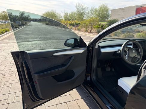 Used 2023 Tesla Model Y Long Range AWD/4WD image 8