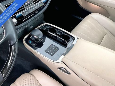 Used 2023 Lexus LS 500 AWD w/ Interior Upgrade Package image 17