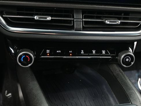 Used 2025 Chevrolet Equinox EV LT FWD image 19